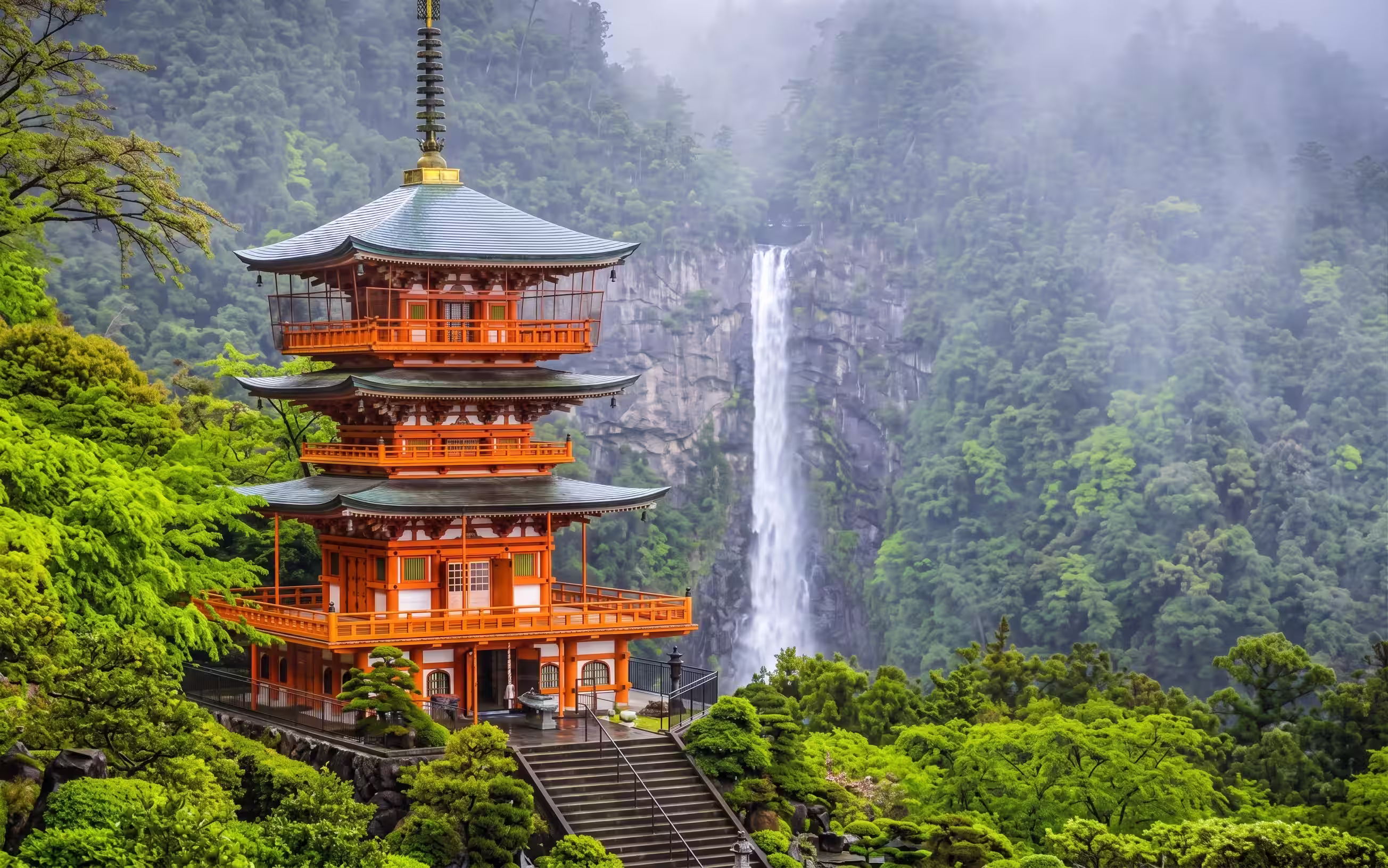 Seiganto-ji y la Cascada de Nachi en la región de Kumano.