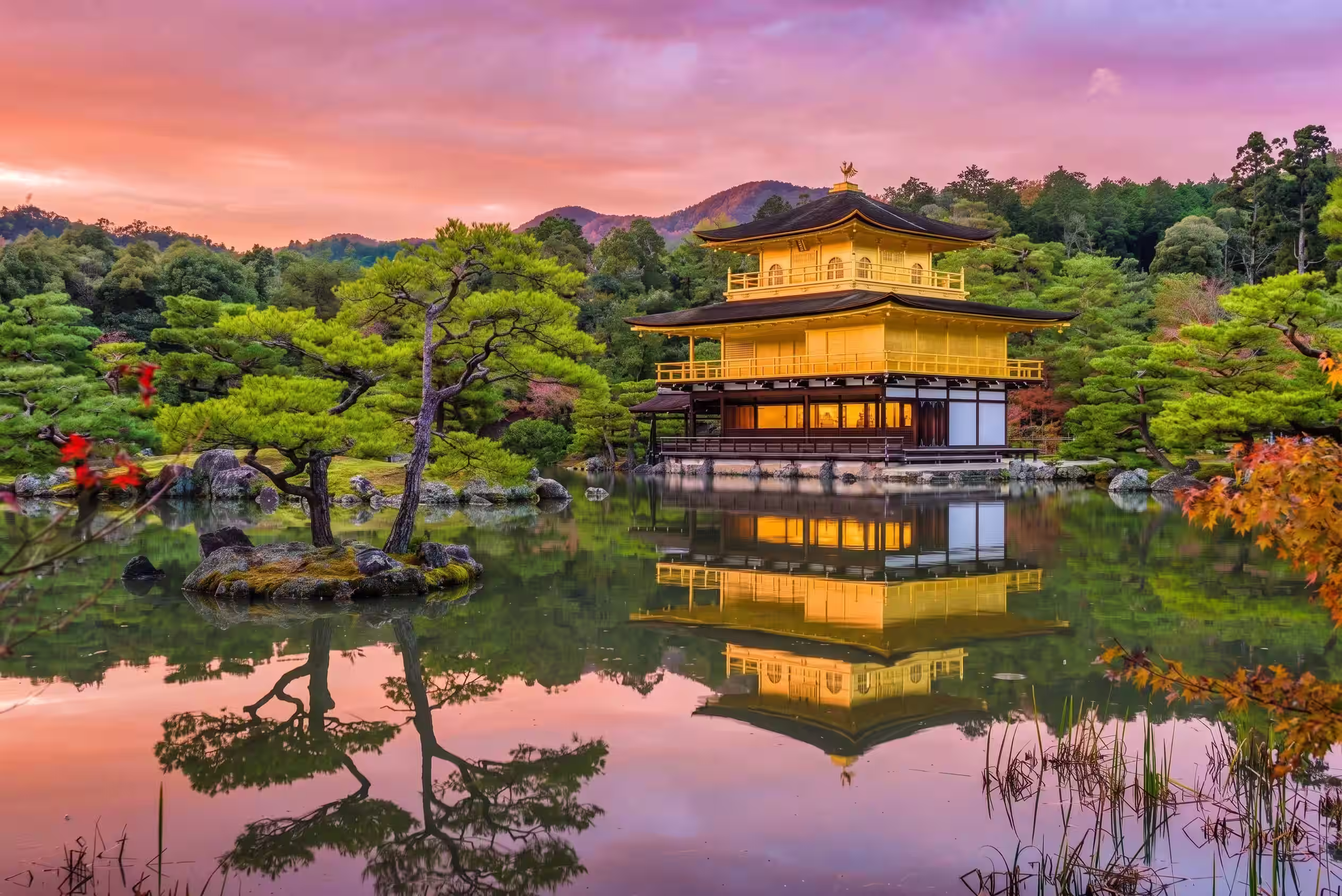 Templo Kinkaku-ji, Pabellón Dorado, en Kioto.